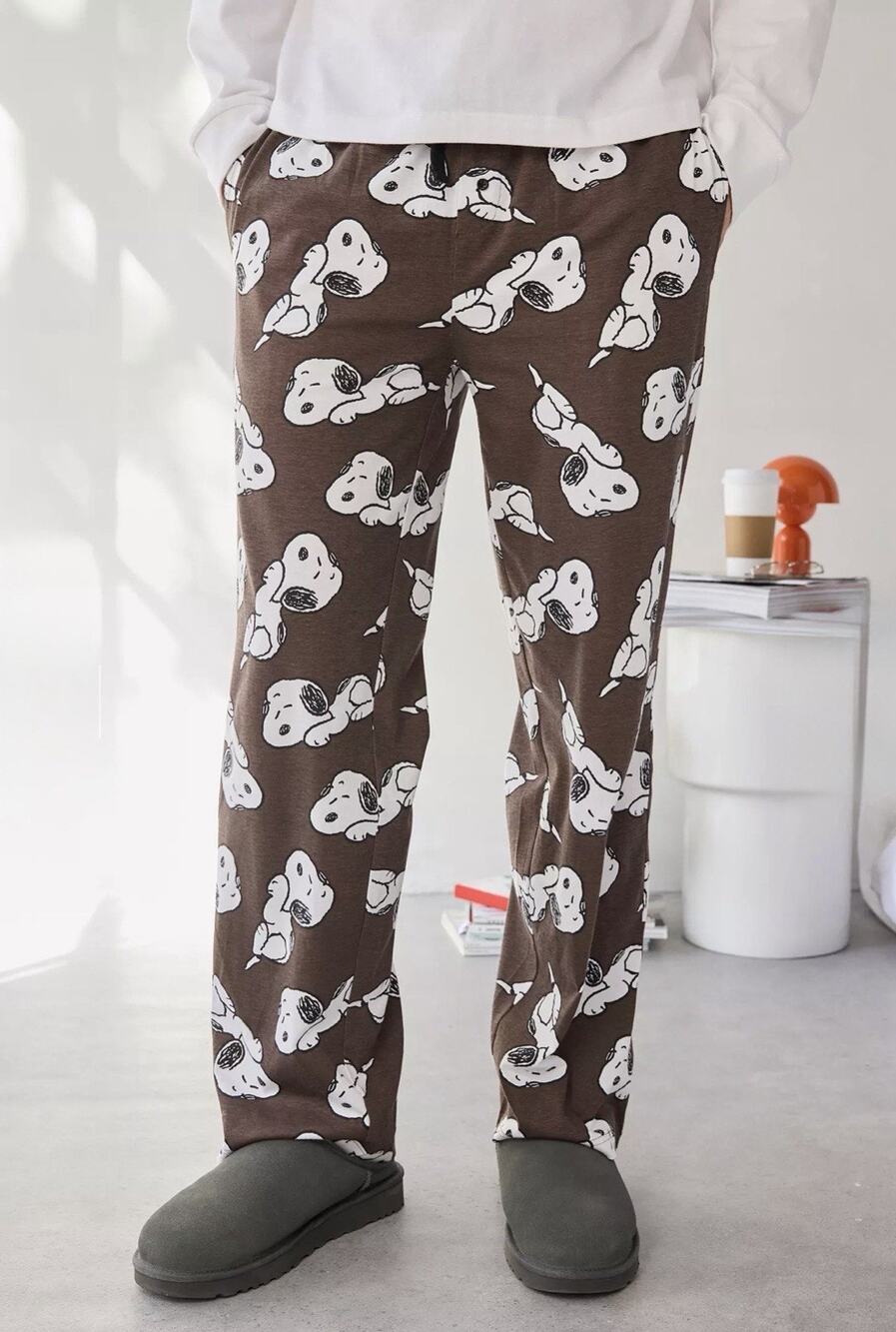 NWT Urban Outfitters Mens [S] PEANUTS Snoopy Allover Pattern Pajama Lounge Pants